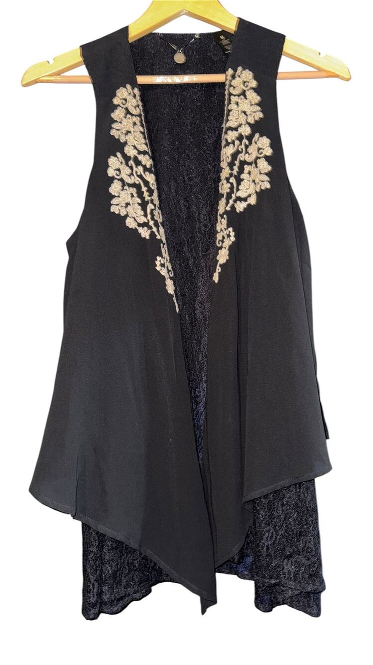 BKE Embroidered Lace Floral Open Front Kimono Womens M Witchy Western Whimsygoth